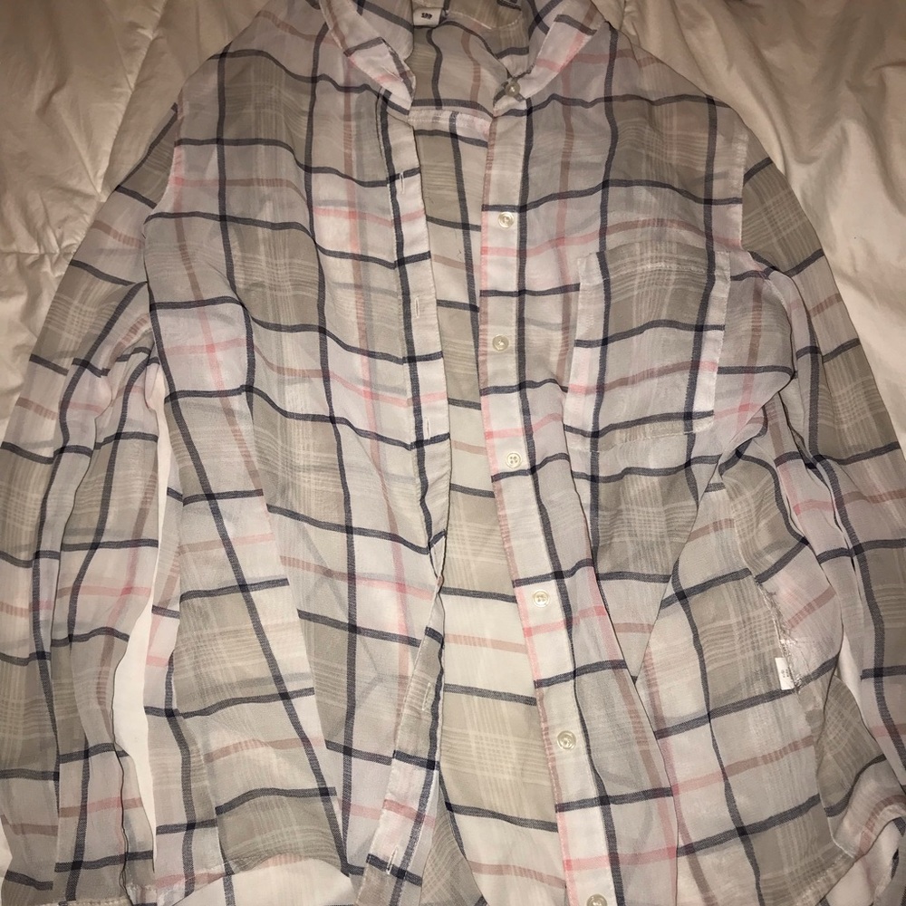 plaid long-sleeved shirt